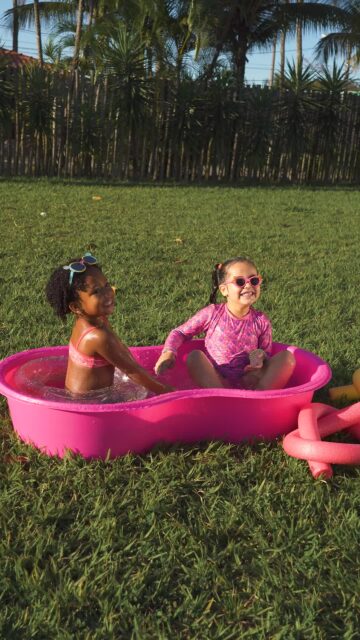 Você sabia que as Caixas Multiuso de 50L e 100L cabem no porta-malas do seu carro?

Leves e fáceis de transportar, elas vão com você para onde a diversão chamar. Simples assim. 😉

#issoéafort #caixamultiuso #piscinas #diversão #verão