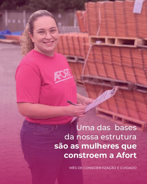 Todos os dias, saem daqui soluções pensadas para resistir ao tempo e abrigar milhares de famílias com máxima segurança. Na fábrica, nos escritórios e em cada detalhe, a dedicação das nossas colaboradoras faz a nossa engrenagem rodar com ainda mais excelência. 

Neste Outubro Rosa, vestimos a blusa rosa e calçamos a botina de segurança com um propósito claro: lembrar que a prevenção é a sua melhor cobertura. 

Assim como nenhuma obra começa sem planejamento e nenhum equipamento funciona sem inspeção periódica, a sua saúde exige o mesmo compromisso. O diagnóstico precoce do câncer de mama salva vidas.

Cuide de você. Faça o autoexame, agende sua mamografia e converse com quem você ama sobre prevenção.

💬 Deixe nos comentários um recado ou marque uma mulher incrível que é estrutura fundamental na sua vida! 👇

#Afort #OutubroRosa #ProtegerEANossaMaiorEstrutura  #PrevencaoQueSalva #DiagnosticoPrecoce