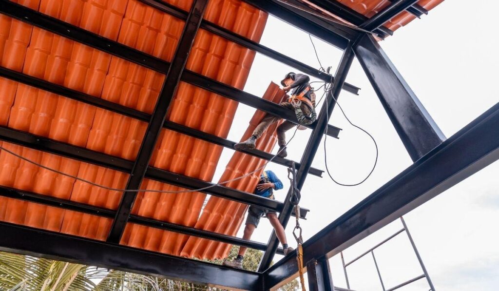 Instalação de telha de PVC