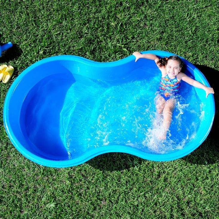 Verão chegando: por que investir em uma piscina feijão 500 litros? 1 Invista em uma piscina feijão 500 litros no verão